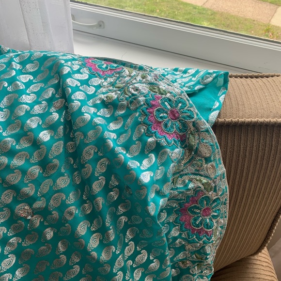 Saree - Picture 3 of 4